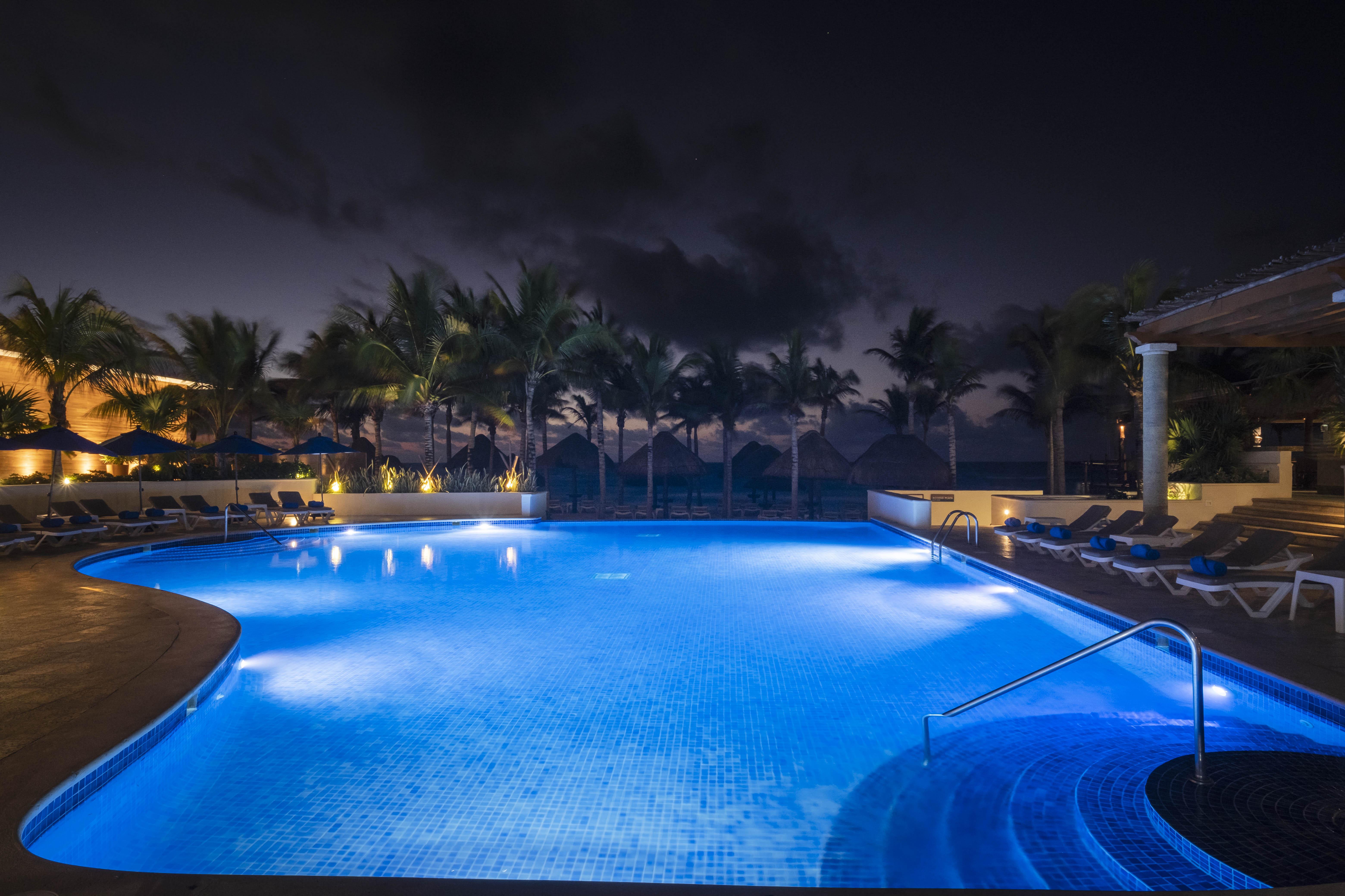 Hotel Nyx Cancún Esterno foto